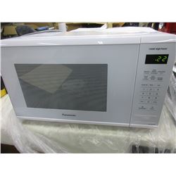 New Panasonic Microwave Oven  NN-SG626W / 1.3Cu Ft  1100watt