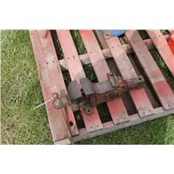 BENCH VISE
