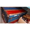 Image 1 : BLUE AND RED METAL TRUNK