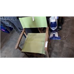 2 FOLDING CHAIRS