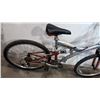 Image 4 : GREY RED KUWAHARA BIKE