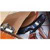 Image 1 : TOYOTA TUNDRA FENDER FLARES AND THULE ROOF RACK