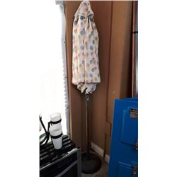 PATIO UMBRELLA W/ CAST IRON BASE