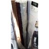 Image 1 : 5 FOOT AREA CARPET