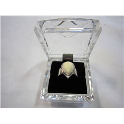 VINTAGE IVORY SET IN RING MARKED 925 SILVER