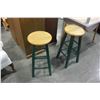 Image 3 : 2 MAPLE AND GREEN BARSTOOLS