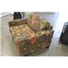 Image 2 : URBAN BARN STUDDED OVERSIZED ARM CHAIR