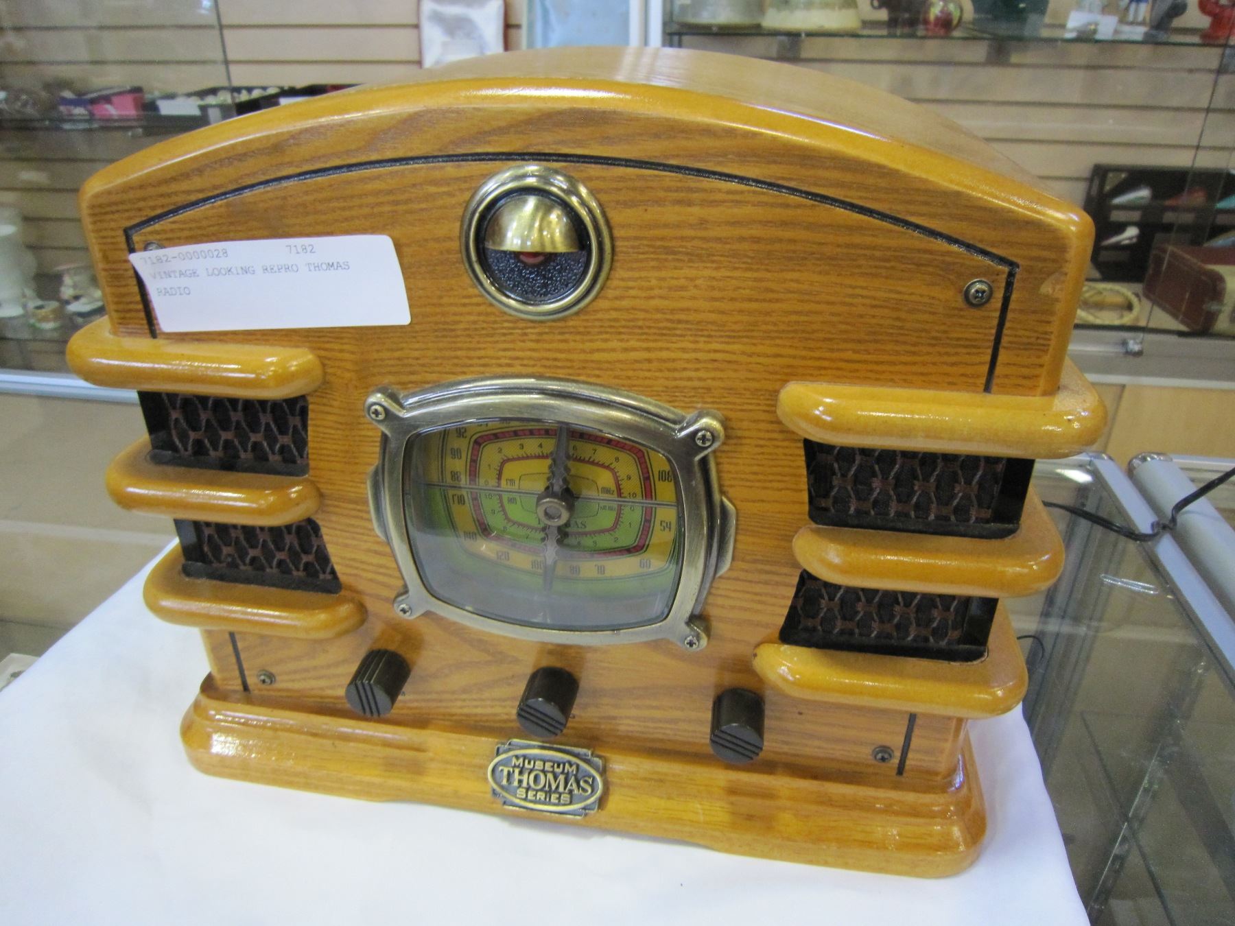 VINTAGE LOOKING REPRO THOMAS RADIO