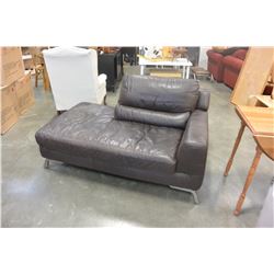 NATUZZI LEATHER CHAISE