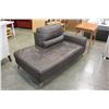 Image 2 : NATUZZI LEATHER CHAISE