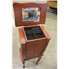 Image 3 : 4 DRAWER JEWELERY STAND