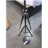 Image 2 : 3 MICROPHONE STANDS