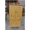 Image 1 : PINE WARDROBE
