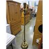Image 1 : ANTIQUE BRASS AND MARBLE LAMP