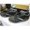 Image 2 : SIZE 13 JORDAN SHOES