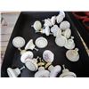 Image 2 : LOT OF VINTAGE PORCELAIN KNOBS