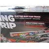 Image 3 : SLOT CAR DRAG STRIP AND GAME CUBE CONTROLLERS