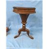 Image 1 : Mahogany Sewing Stand