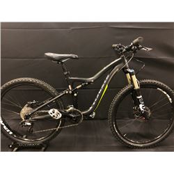 BLACK SPECIALIZED SAFIRE COMP 20 SPEED FULL SUSPENSION MOUNTAIN BIKE WITH FULL DISC BRAKES