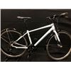Image 1 : WHITE GARNEAU URBANIA 21 SPEED HYBRID BIKE