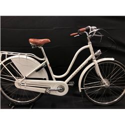 WHITE ELECTRA ROYAL AMSTERDAM 8 SPEED EASY STEP CRUISER BIKE