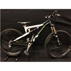 WHITE GARY FISHER ROSCOE ONE 18 SPEED FULL SUSPENSION MOUNTAIN BIKE WITH FULL DISC BRAKES