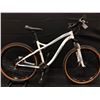 Image 1 : WHITE SPECIALIZED MYKA 24 SPEED FRONT SUSPENSION MOUNTAIN BIKE WITH FULL DISC BRAKES