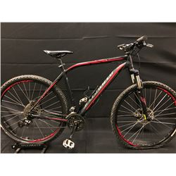 BLACK SPECIALIZED ROCKHOPPER 27 SPEED FRONT SUSPENSION MOUNTAIN BIKE WITH FULL DISC BRAKES