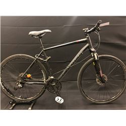 BLACK SPECIALIZED CROSS TRAIL 27 SPEED FRONT SUSPENSION MOUNTAIN BIKE WITH FULL DISC BRAKES (NEEDS B