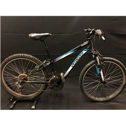 BLACK KIDS SPECIALIZED HOTROCK 21 SPEED FRONT SUSPENSION MOUNTAIN BIKE