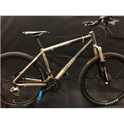 GREY CANNONDALE F600 24 SPEED FRONT SUSPENSION MOUNTAIN BIKE WITH FULL DISC BRAKES