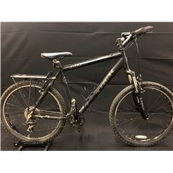 BLACK TREK 4300 24 SPEED FRONT SUSPENSION MOUNTAIN BIKE