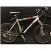 Image 1 : GREY GIANT BOULDER SE 21 SPEED FRONT SUSPENSION MOUNTAIN BIKE
