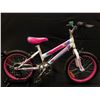 Image 1 : WHITE KIDS SUPERCYCLE MY GIRL 5 SPEED BIKE