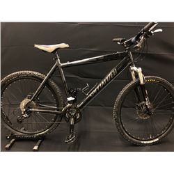 BLACK SPECIALIZED HARDROCK 24 SPEED FRONT SUSPENSION MOUNTAIN BIKE WITH FULL DISC BRAKES