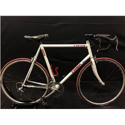 WHITE TREK 1400 16 SPEED ROAD BIKE