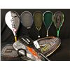 Image 1 : LOT OF ASSORTED TENNIS AND SQUASH RACKETS WITH PADDED BAG
