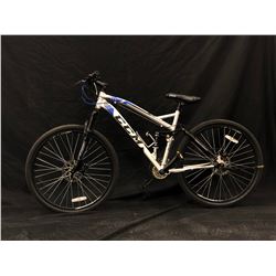 GREY CCM DS-650 21 SPEED FULL SUSPENSION MOUNTAIN BIKE WITH FRONT AND REAR DISK BRAKES