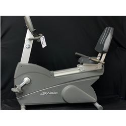 LIFE FITNESS RECUMBENT EXERCISE BIKE WITH POLAR HEART RATE MONITOR COMPATIBILITY