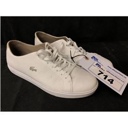 PAIR OF WHITE LACOSTE "SHOWCOURT" MEN'S SHOES, SIZE US 12