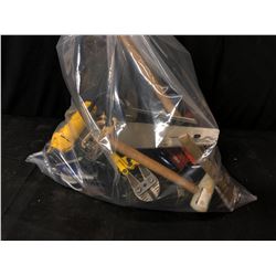 LOT OF TOOLS INC. DRILLS, SAWS, MEASURING DEVICES AND MORE