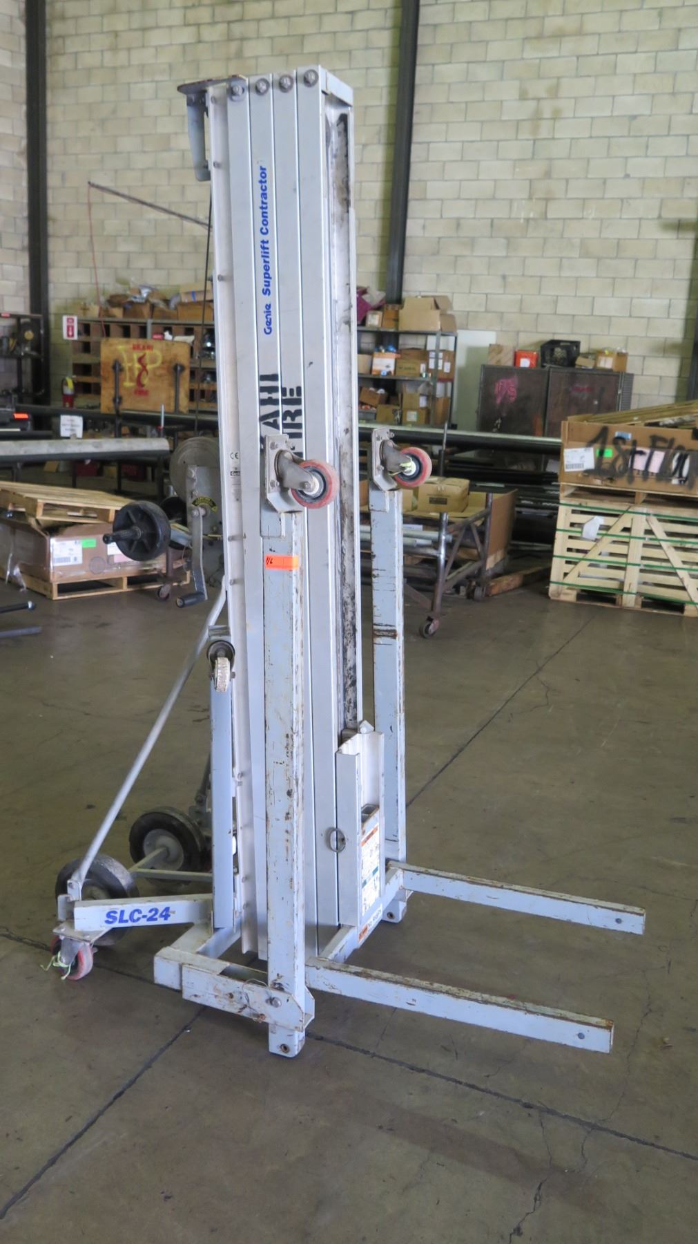 Genie SLC-24 Superlift Contractor Manual Lift - Oahu Auctions