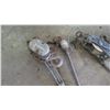 Image 2 : Qty 2 Come-a-Longs, 1 Chain Hoist, 1 Core Bit
