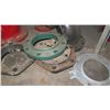 Image 2 : Box of Valves, Pipe Spacers & Misc