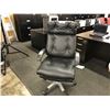 Image 2 : BLACK LEATHER TUFTED HIGH BACK EXECUTIVE CHAIR