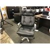 Image 2 : BLACK LEATHER TUFTED HIGH BACK EXECUTIVE CHAIR