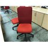 Image 2 : KNOLL ESSENTIALS RED MESH BACK WORK CHAIR