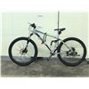 Image 1 : WHITE CCM SHADOW FULL SUSPENSION MOUNTAIN BIKE WITH FRONT AND REAR DISC BRAKES