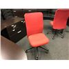 Image 2 : KNOLL ESSENTIALS RED MESH BACK WORK CHAIR