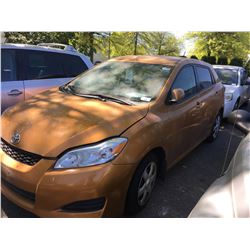 2009 TOYOTA MATRIX XR, ORANGE, 4DRHB, GAS, MANUAL, VIN#2T1KE40E79C019760, *TMU, HAS KEYS, MUST TOW,